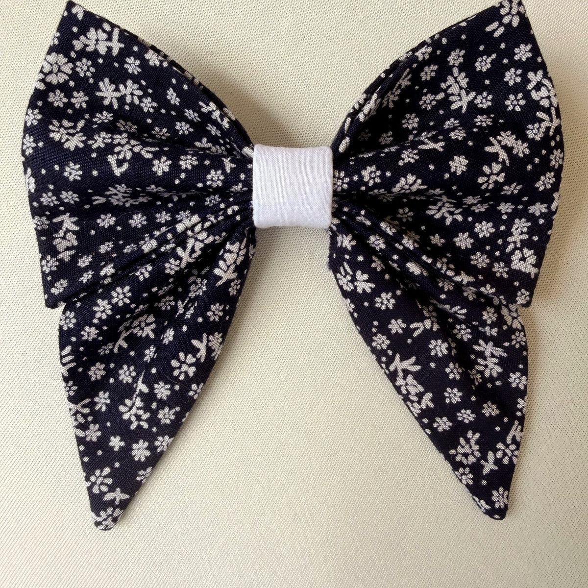 Collar Bow