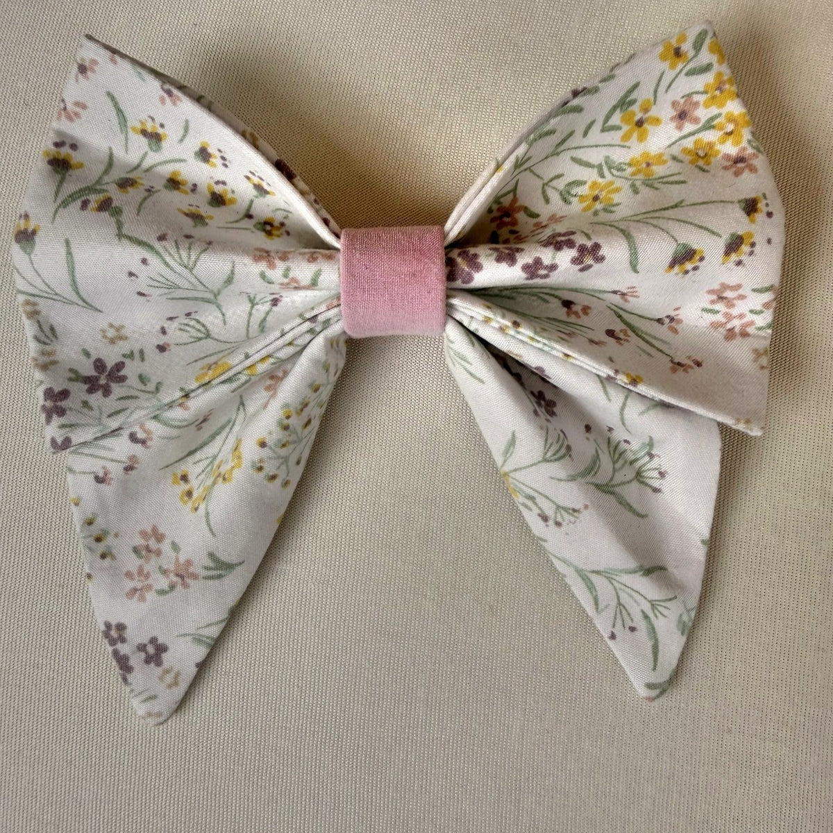 Collar Bow