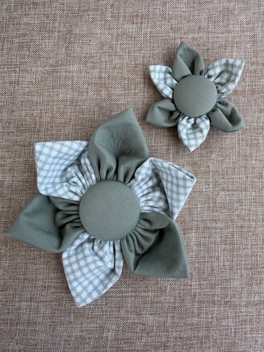 Green Gingham Dog Bloom